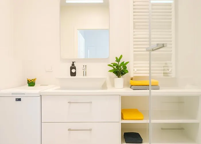 Teddy - Family - Kids Friendly